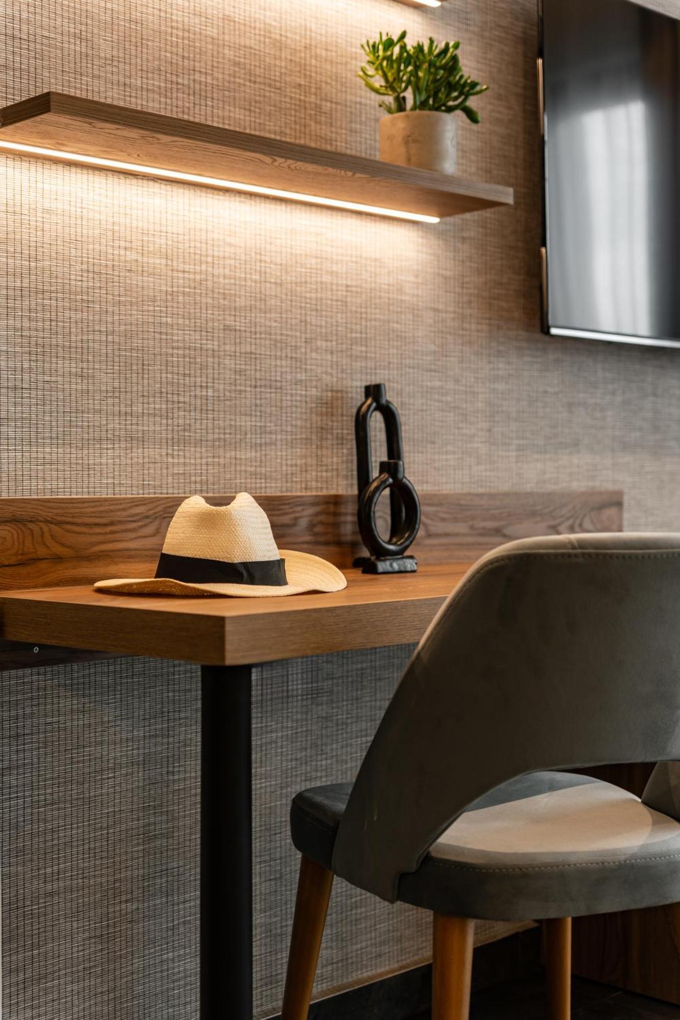 Omikron Luxury Residences Iraklion Buitenkant foto